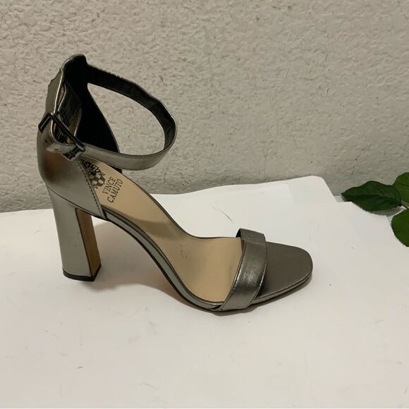 NEW Vince Camuto thick Heeled Sandals size 10/42 silver - Picture 1 of 12